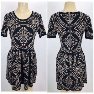Romeo + Juliet Couture Dress M Knit  Exposed Zip